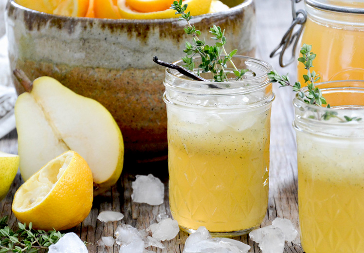 Vanilla-Pear Spiced Bourbon Lemonade Fizz