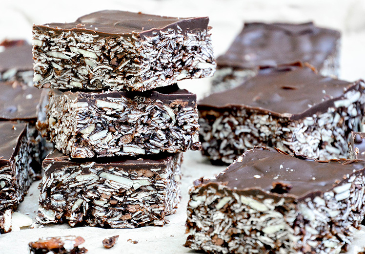 Chocolate-Almond Granola Bars