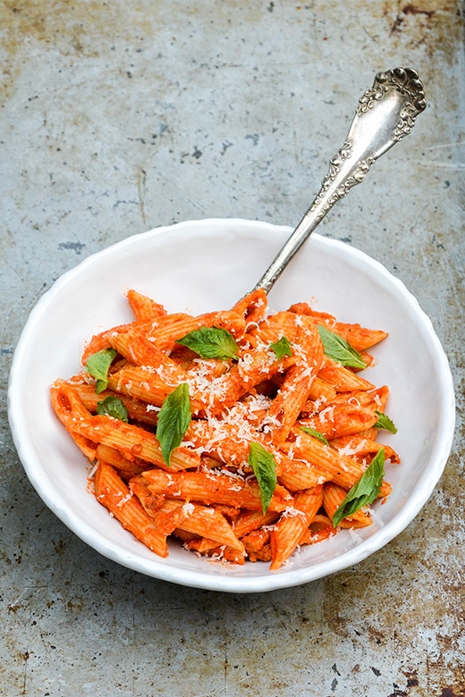 Penne Pasta with Roasted Red Pepper and Goat Cheese Sauce – Floating