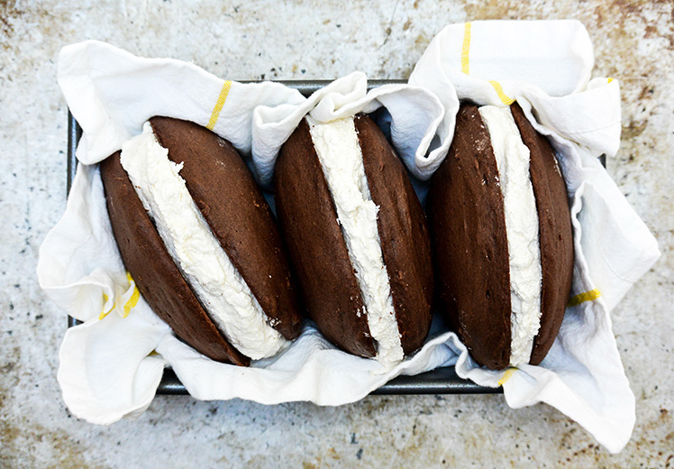 Classic Whoopie Pies (easy chocolate recipe) - Vintage Kitchen Notes