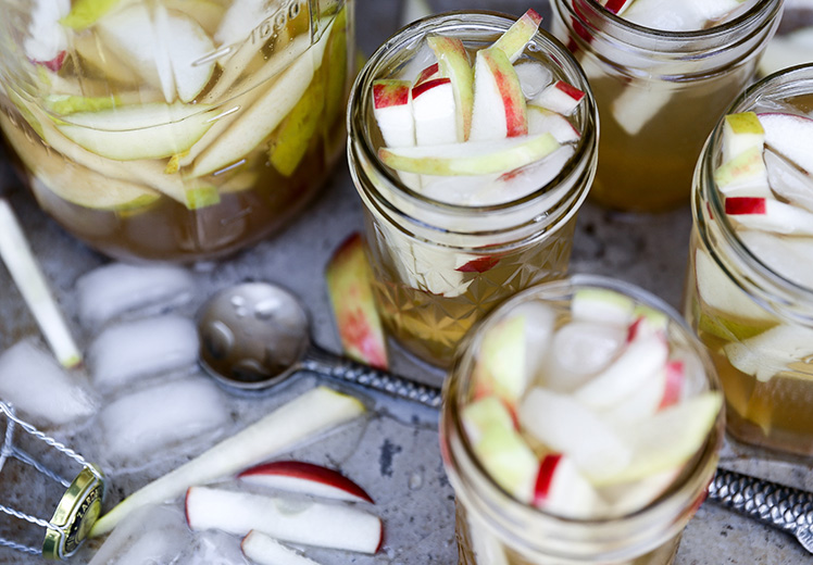 Apple Cider and Elderflower White Sangria | www.floatingkitchen.net