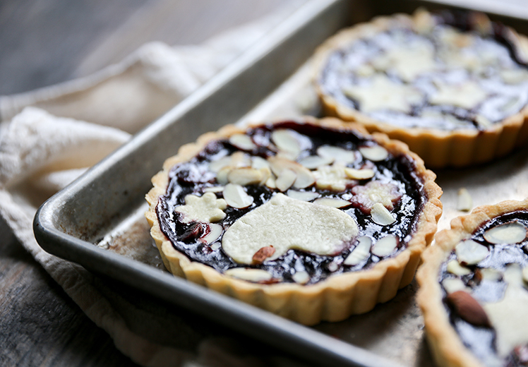 Individual Blackberry Jam and Almond Tarts | www.floatingkitchen.net