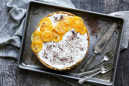 No-Bake Meyer Lemon Cheesecake with Chocolate Ganache Layer {Gluten-Free!} | www.floatingkitchen.net