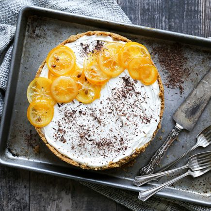 No-Bake Meyer Lemon Cheesecake with Chocolate Ganache Layer {Gluten-Free!} | www.floatingkitchen.net