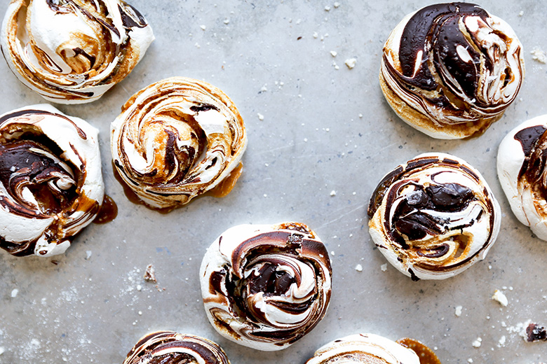 Chocolate and Salted Caramel Swirled Meringues | www.floatingkitchen.net