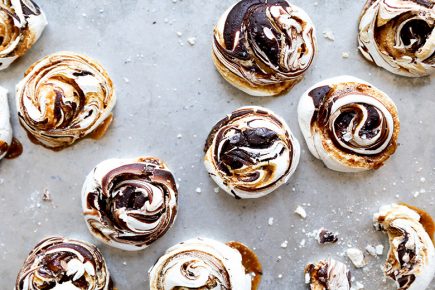 Chocolate and Salted Caramel Swirled Meringues | www.floatingkitchen.net