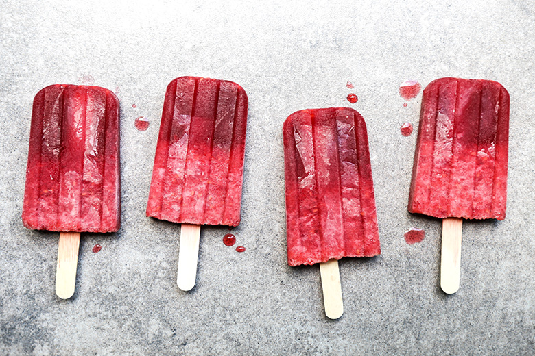 Prosecco Raspberry Popsicles {Popsicle Week} | www.floatingkitchen.net