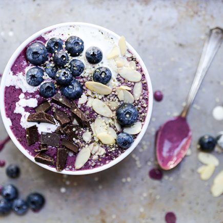 Blueberry-Avocado Smoothie Bowl | www.floatingkitchen.net