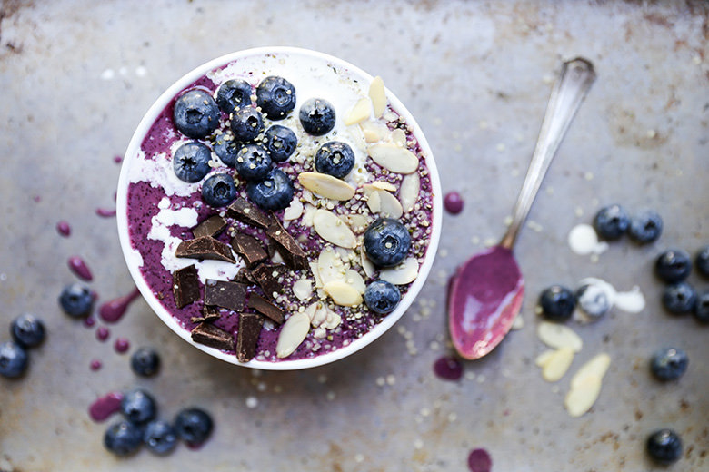 Blueberry-Avocado Smoothie Bowl | www.floatingkitchen.net