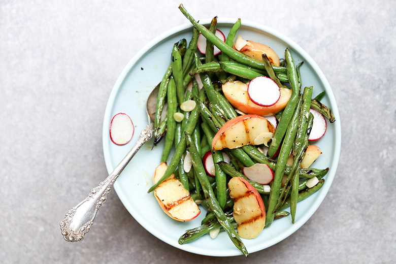 Grilled Green Bean and Apple Salad | www.floatingkitchen.net