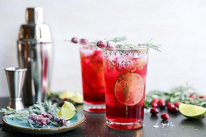 Sparkling Christmas Tree Cocktail | www.floatingkitchen.net