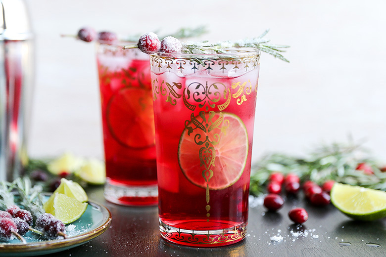 Sparkling Christmas Tree Cocktail | www.floatingkitchen.net