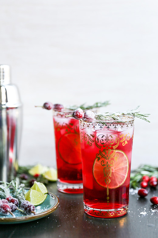 Sparkling Christmas Tree Cocktail | www.floatingkitchen.net