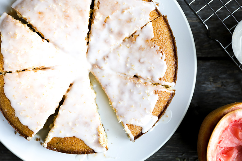 Olive Oil Cornmeal Cake with Grapefruit and Fennel | www.floatingkitchen.net