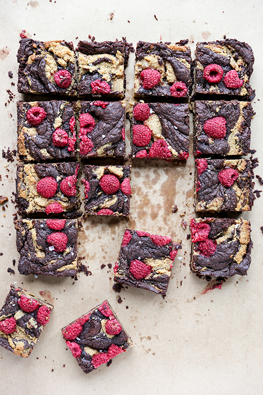 Chocolate Peanut Butter Brownies with Raspberries | www.floatingkitchen.net