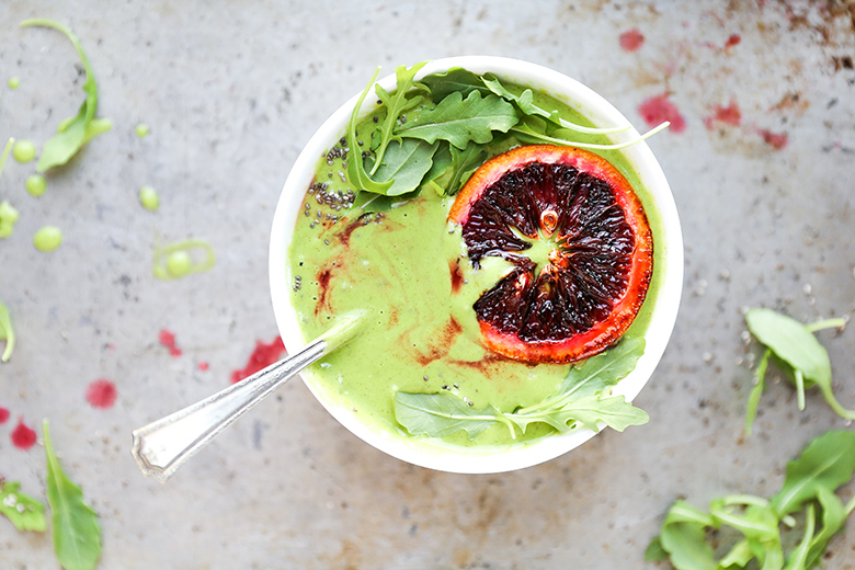 Orange and Arugula Smoothie Bowl | www.floatingkitchen.net