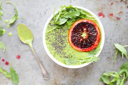 Orange and Arugula Smoothie Bowl | www.floatingkitchen.net