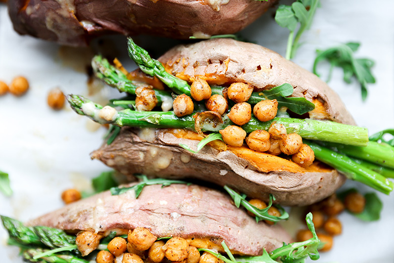 Stuffed Sweet Potatoes with Chickpeas, Asparagus and Arugula | www.floatingkitchen.net