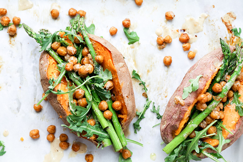 Stuffed Sweet Potatoes with Chickpeas, Asparagus and Arugula | www.floatingkitchen.net