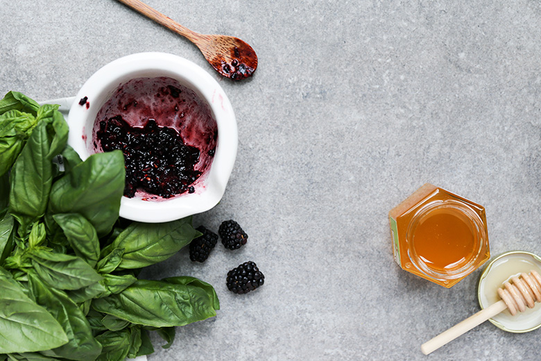 Blackberry Basil Healing Mask | www.floatingkitchen.net