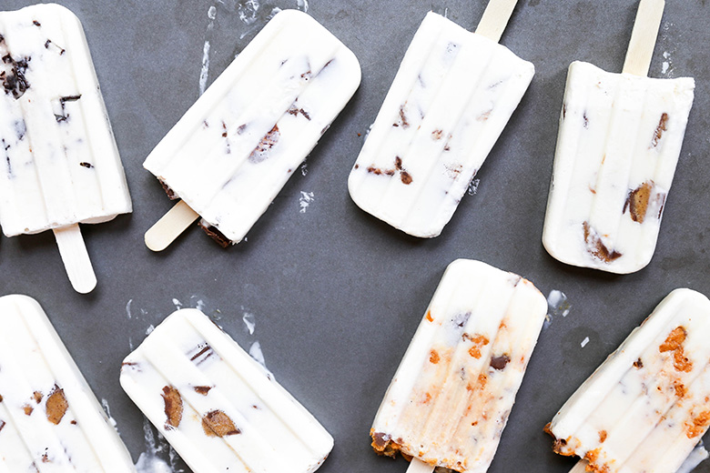 Movie Theater Candy Cheesecake Popsicles | www.floatingkitchen.net