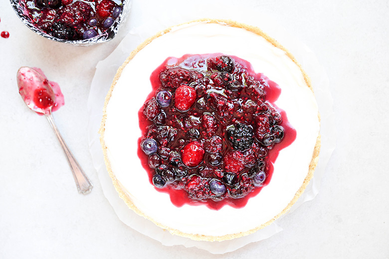 Triple Berry No-Bake Cheesecake with Amaretti Crust | www.floatingkitchen.net