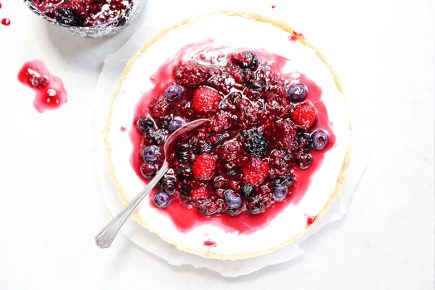 Triple Berry No-Bake Cheesecake with Amaretti Crust | www.floatingkitchen.net