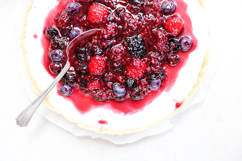 Triple Berry No-Bake Cheesecake with Amaretti Crust | www.floatingkitchen.net