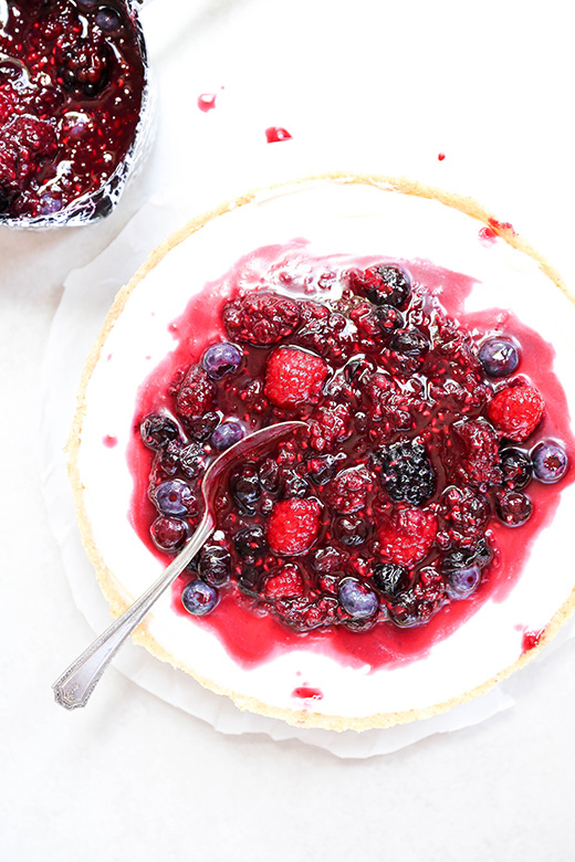 Triple Berry No-Bake Cheesecake with Amaretti Crust | www.floatingkitchen.net