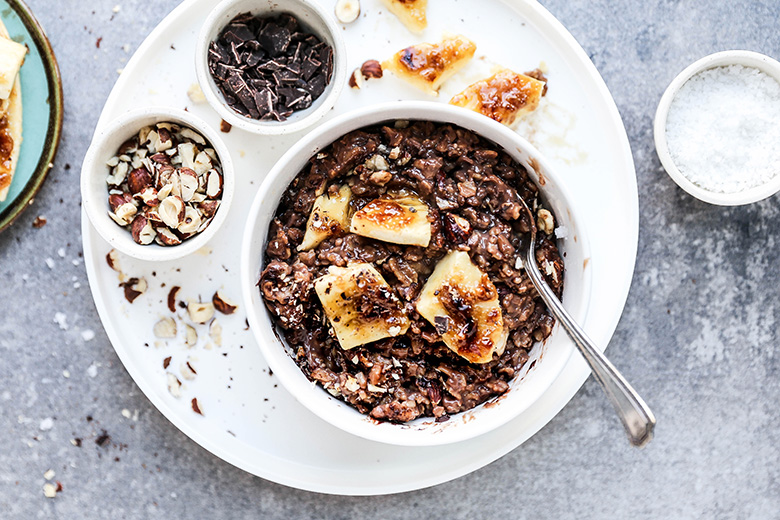 Mocha Hazelnut Oatmeal with Brûléed Bananas | www.floatingkitchen.net