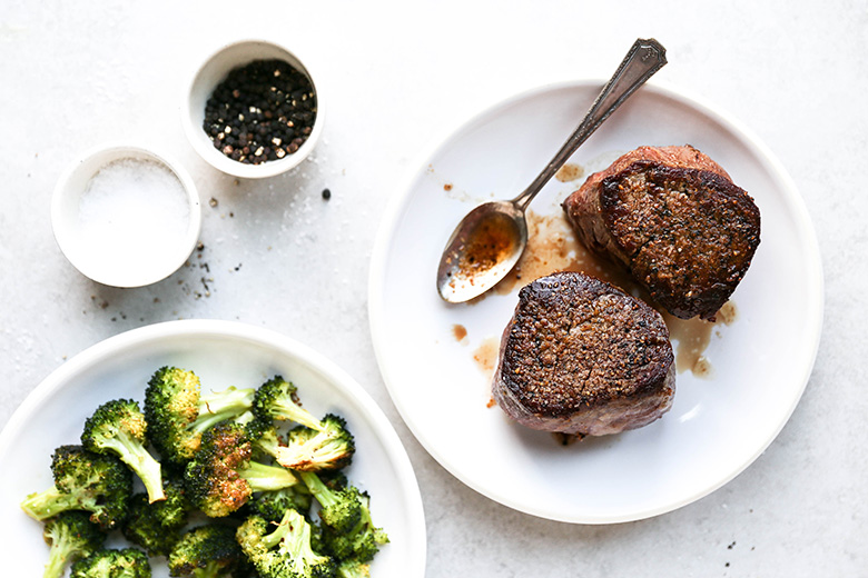 How to Cook the Perfect Filet Mignon | www.floatingkitchen.net