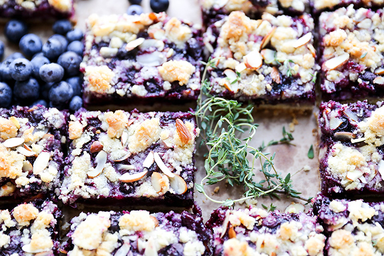 Blueberry-Thyme Pie Bars with Almonds | www.floatingkitchen.net