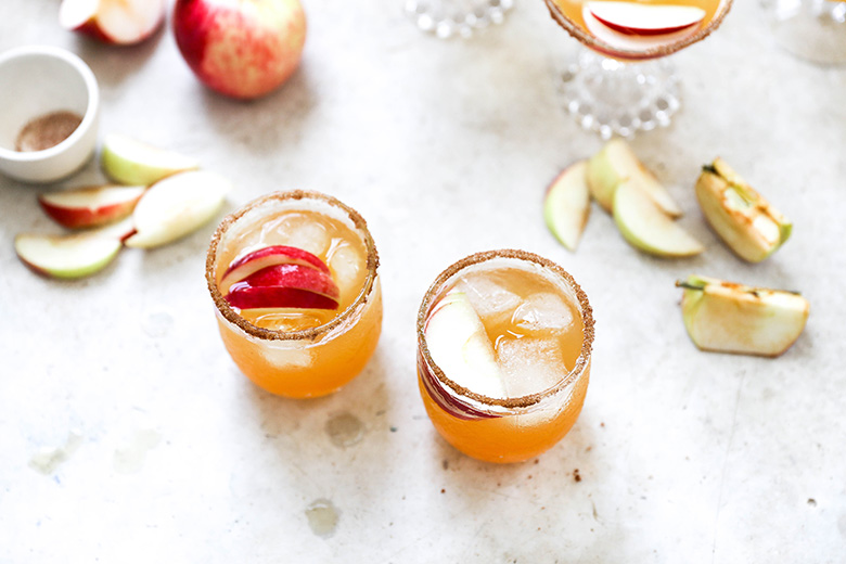 Apple Cider and Ginger Beer Bourbon Cocktails | www.floatingkitchen.net