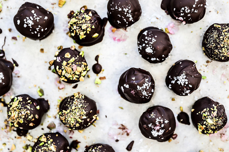 Chocolate and Cranberry Goat Cheese Truffles | www.floatingkitchen.net