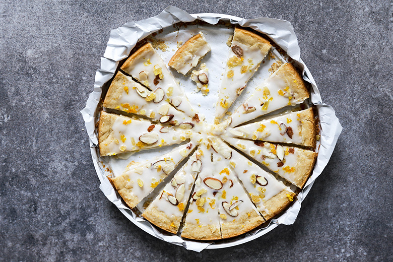 Orange, Ginger and Almond Shortbread | www.floatingkitchen.net