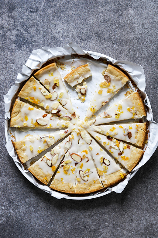 Orange, Ginger and Almond Shortbread | www.floatingkitchen.net