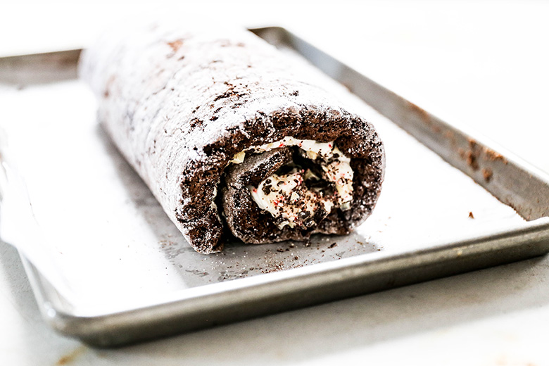 Mocha Peppermint Cream Roll Cake | www.floatingkitchen.net