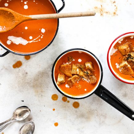 Easy Creamy Tomato Soup with Parmesan Croutons | www.floatingkitchen.net