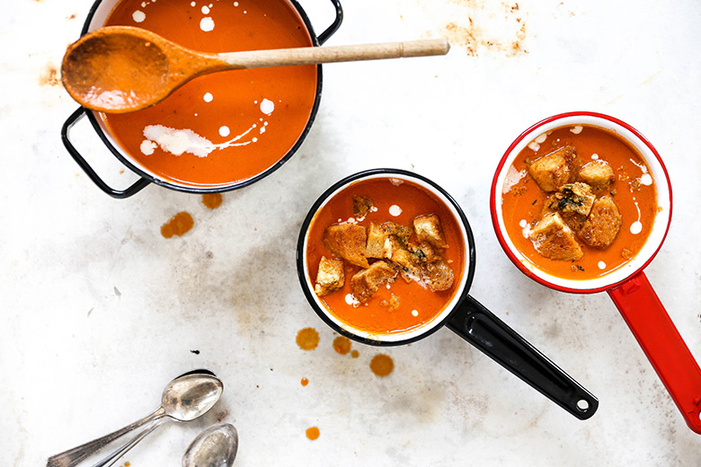 Easy Creamy Tomato Soup with Parmesan Croutons | www.floatingkitchen.net