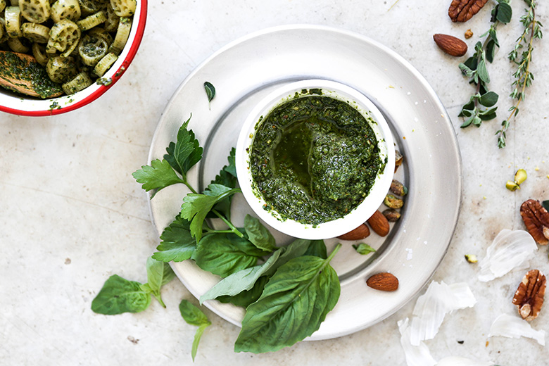 Vegan Mixed Herb and Nut Pesto | www.floatingkitchen.net