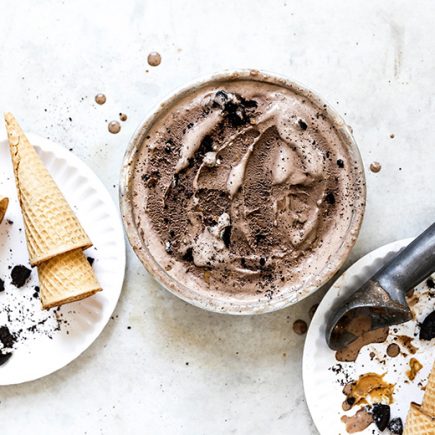 Chocolate Cookies and Cream Ice Cream with Peanut Butter | www.floatingkitchen.net