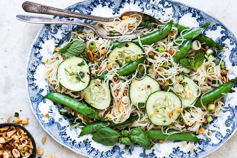 Crunchy Cold Noodle Salad | www.floatingkitchen.net