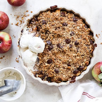 Apple Crisp with Ginger and Dark Chocolate | www.floatingkitchen.net