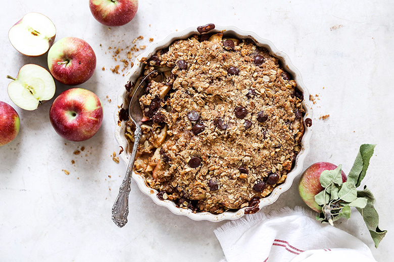 Apple Crisp with Ginger and Dark Chocolate | www.floatingkitchen.net
