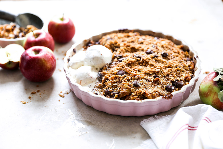 Apple Crisp with Ginger and Dark Chocolate | www.floatingkitchen.net