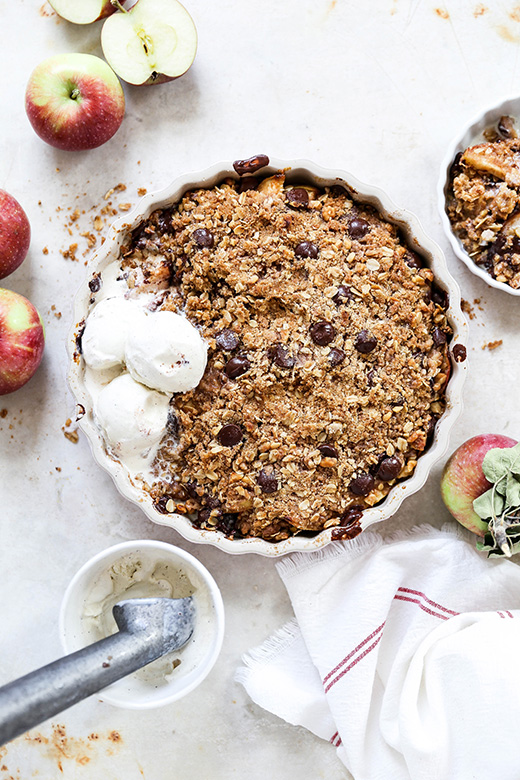 Apple Crisp with Ginger and Dark Chocolate | www.floatingkitchen.net