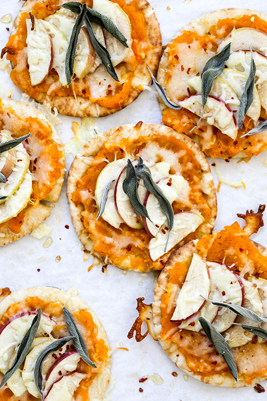 Butternut Squash and Apple Pita Bread Pizzas with Cheddar Cheese and Sage | www.floatingkitchen.net