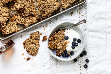 Super Chunky Maple Pecan Quinoa Granola | www.floatingkitchen.net