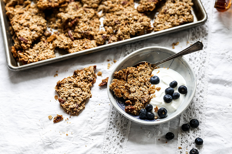 Super Chunky Maple Pecan Quinoa Granola | www.floatingkitchen.net