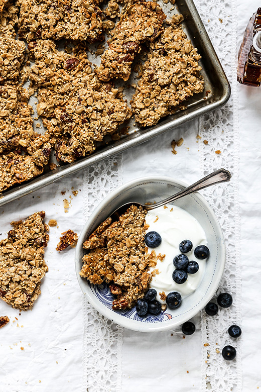 Super Chunky Maple Pecan Quinoa Granola | www.floatingkitchen.net